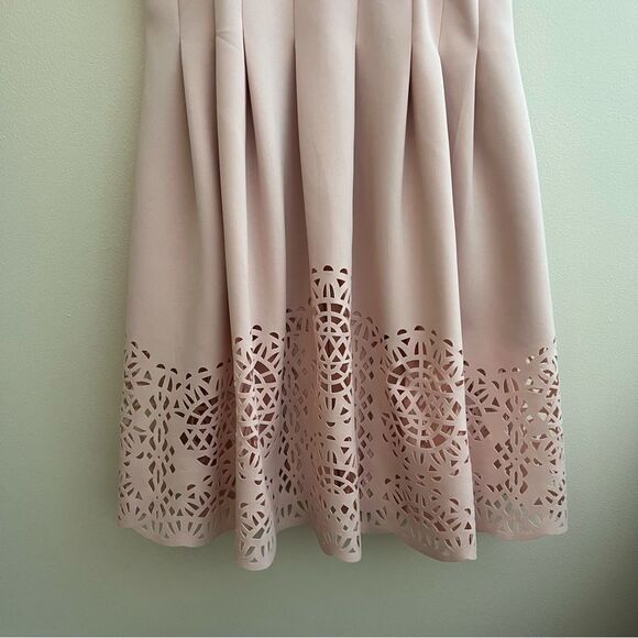 VINCE CAMUTO Size 14P Laser Detail Light Pink Dress has pockets! - Picture 11 of 16